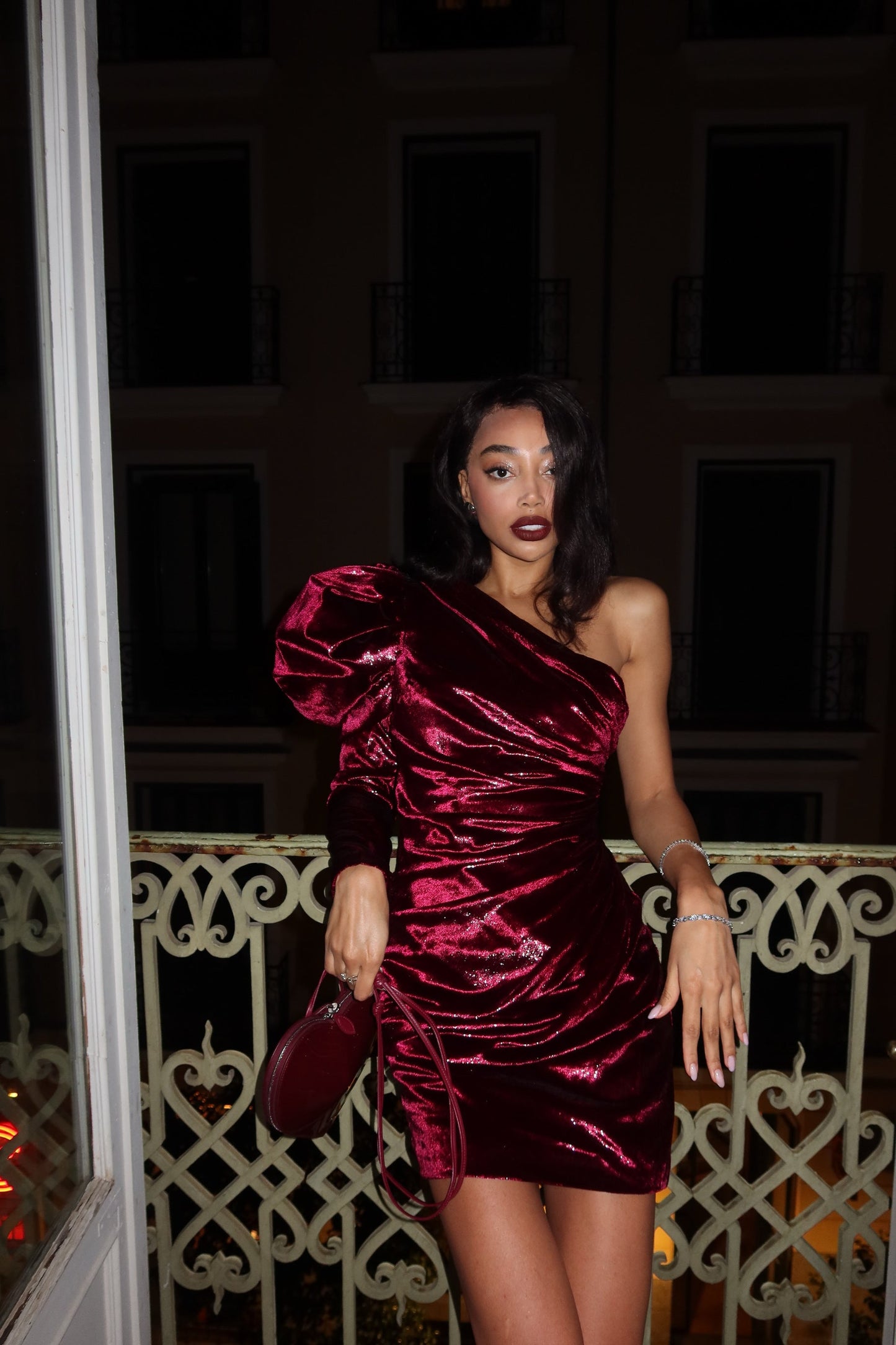 VESTIDO BURDEOS DE TERCIOPELO FANTASÍA