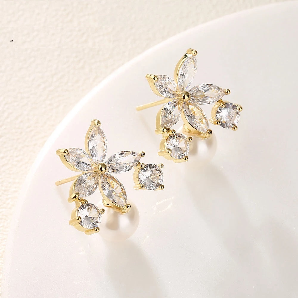 Flor De Luz™ | Aretes De Moissanita Con Baño De Oro 18K