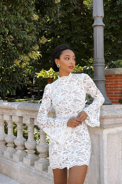 VESTIDO CORTO BLANCO DE ENCAJE