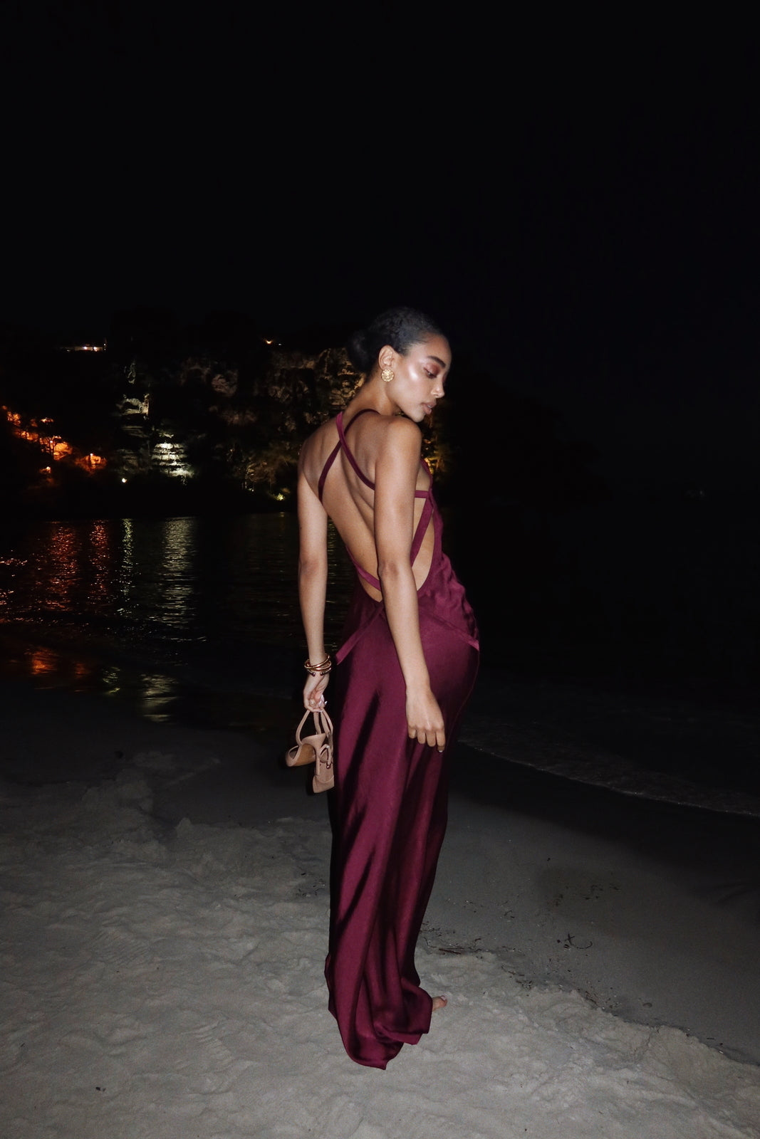 VESTIDO BURDEOS CON TEXTURA