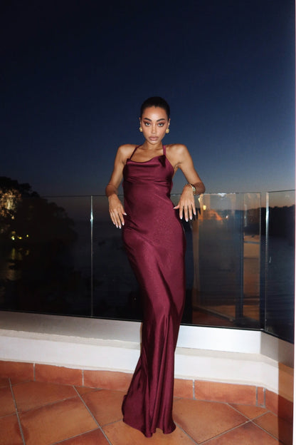 VESTIDO BURDEOS CON TEXTURA