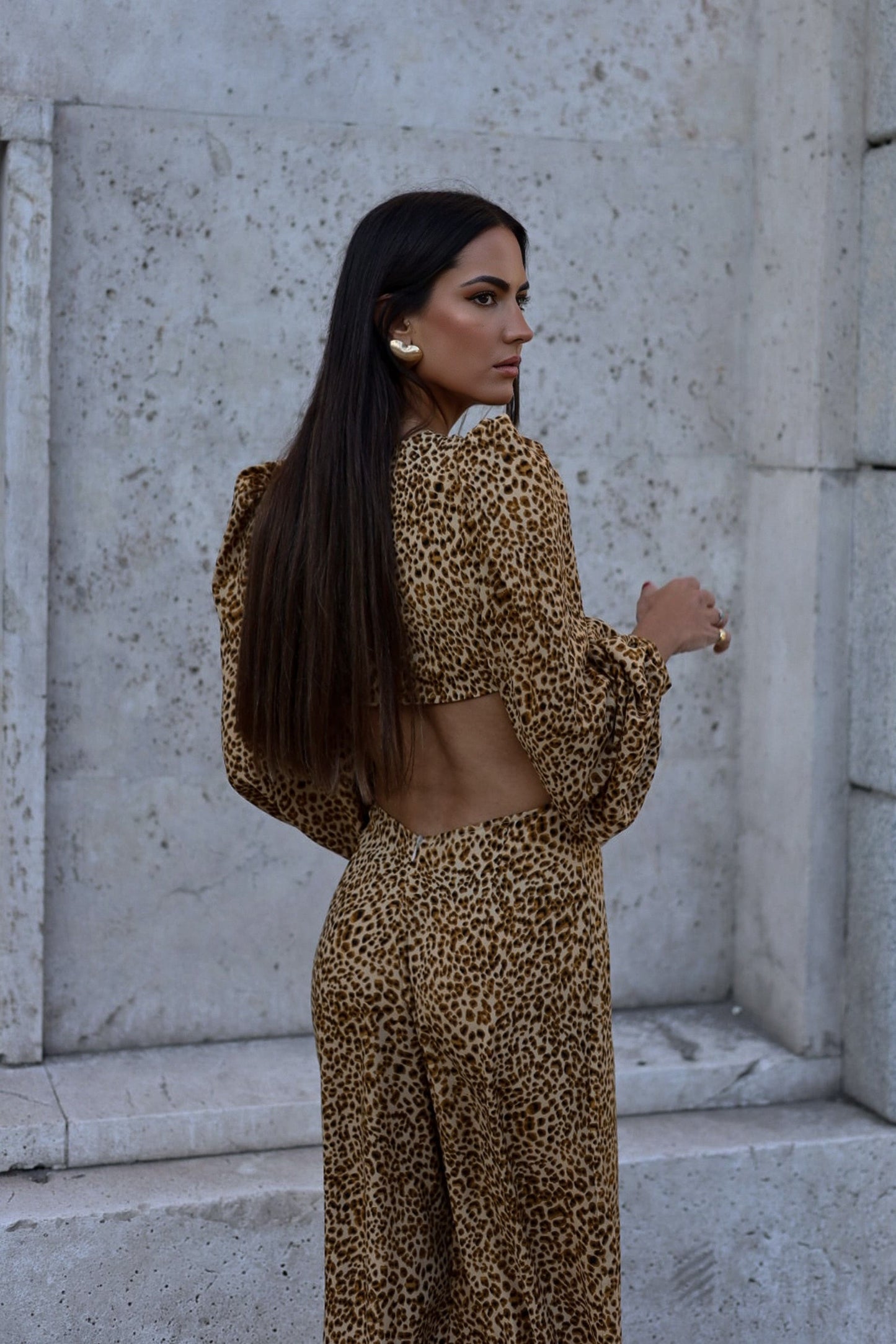 MONO CON ESTAMPADO DE LEOPARDO