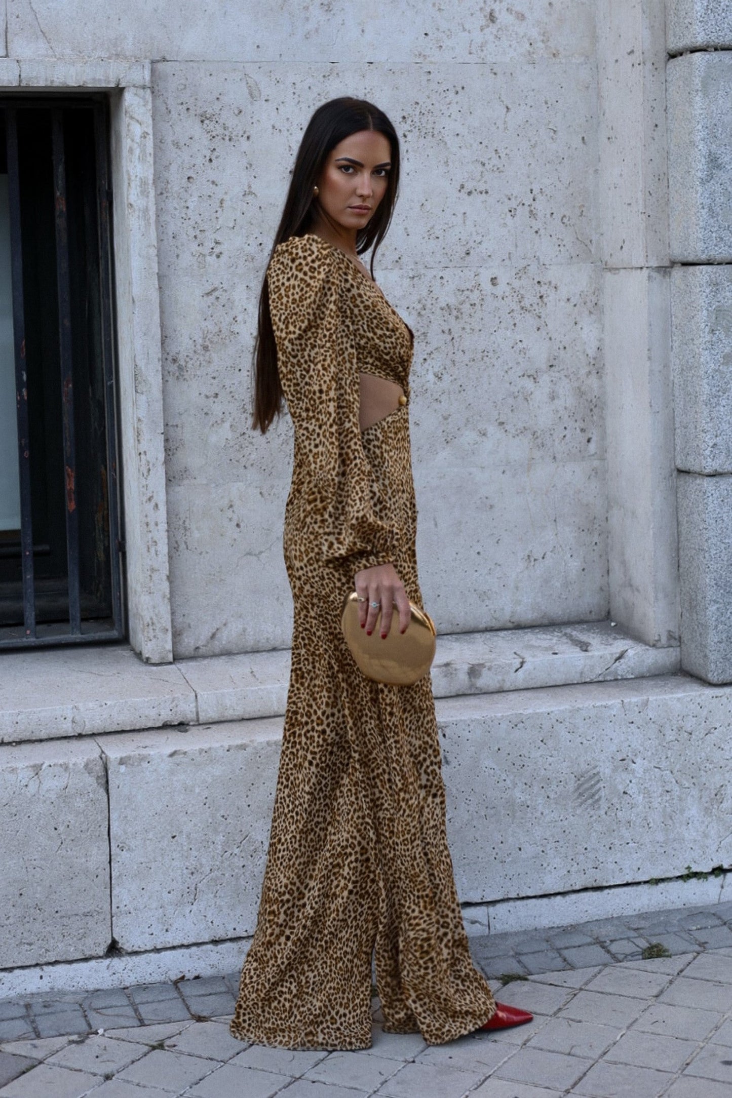 MONO CON ESTAMPADO DE LEOPARDO