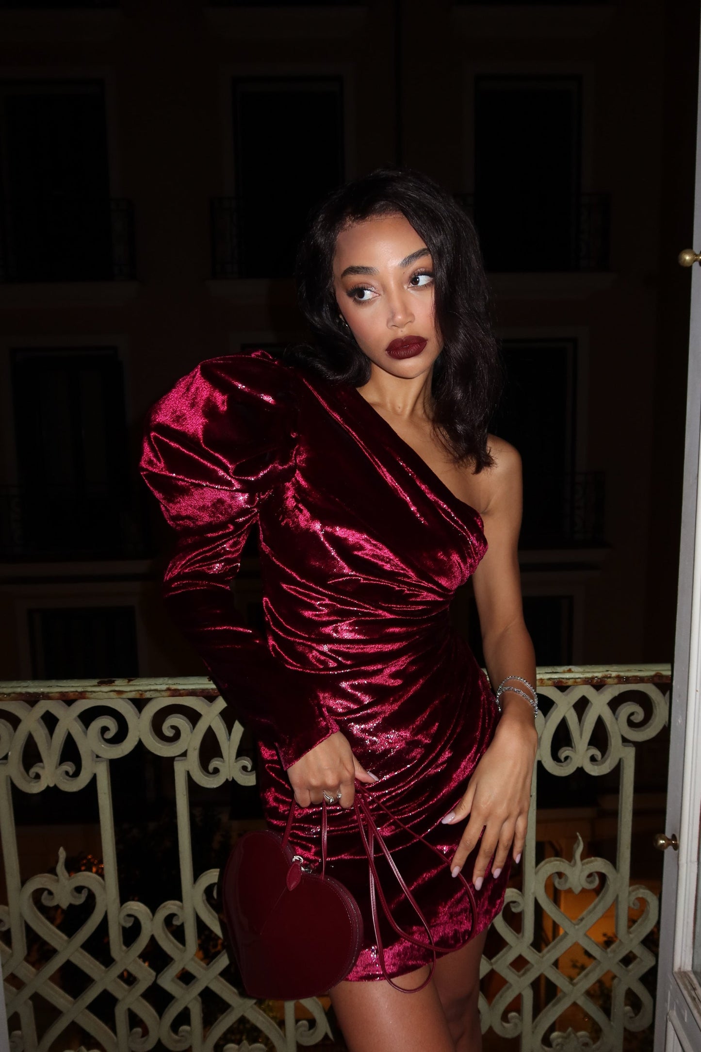 VESTIDO BURDEOS DE TERCIOPELO FANTASÍA