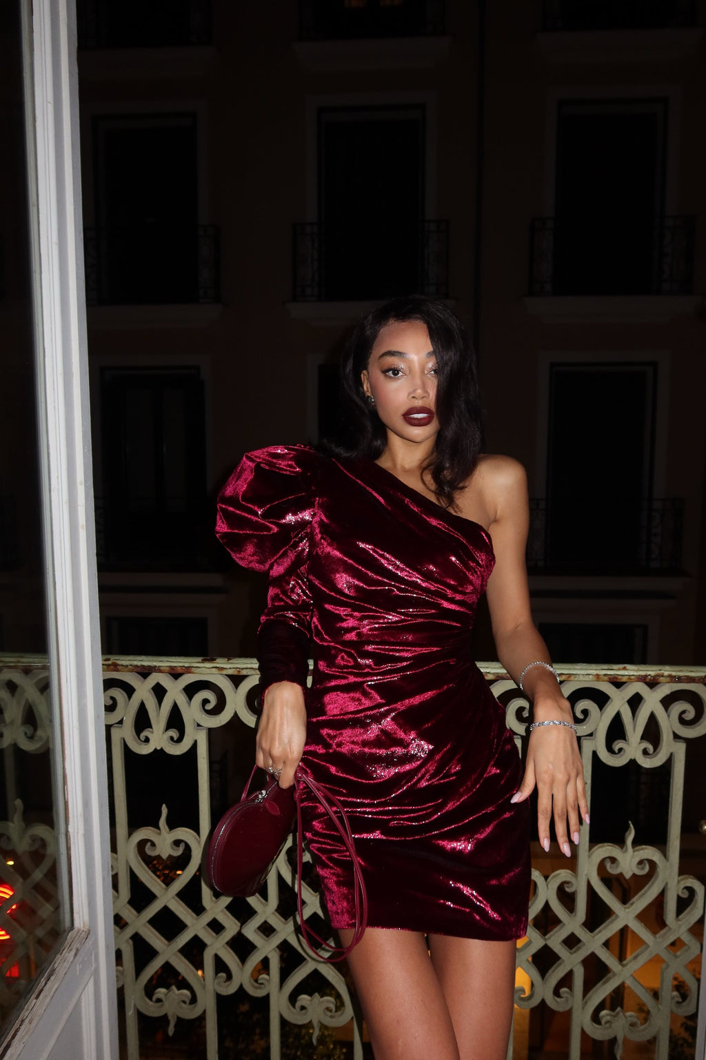 VESTIDO BURDEOS DE TERCIOPELO FANTASÍA