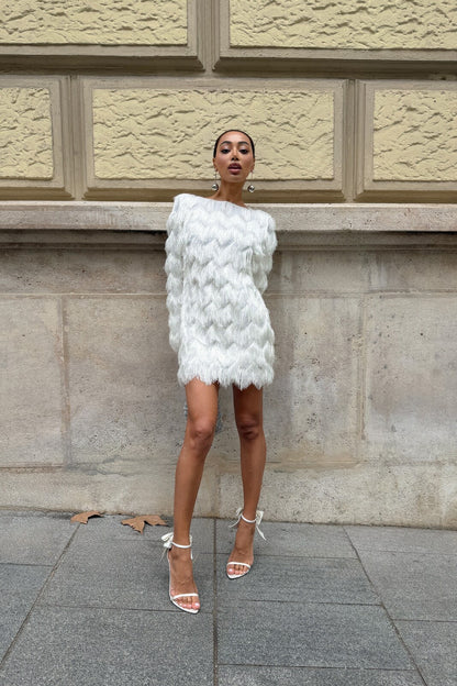 VESTIDO CORTO BLANCO CON FLECOS