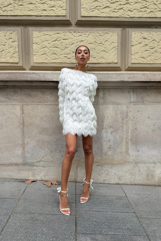 VESTIDO CORTO BLANCO CON FLECOS