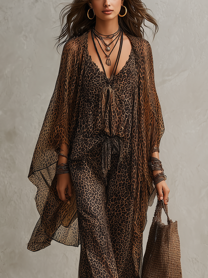 Conjunto Boho de Tres Piezas con Estampado de Leopardo Degradado y Bata Fluida