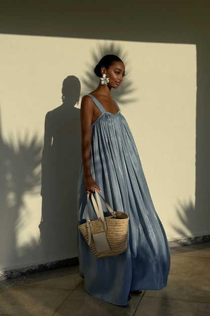 VESTIDO LARGO AZUL SATINADO CON ESPALDA ABIERTA