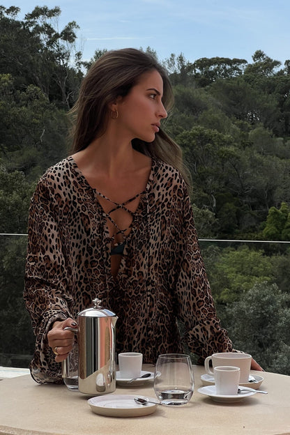 VESTIDO CORTO CON ESTAMPADO DE LEOPARDO