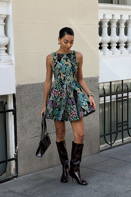 VESTIDO CORTO VERDE CON ESTAMPADO FLORAL