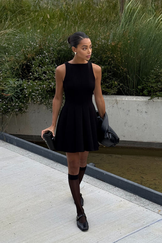 VESTIDO NEGRO CORTO