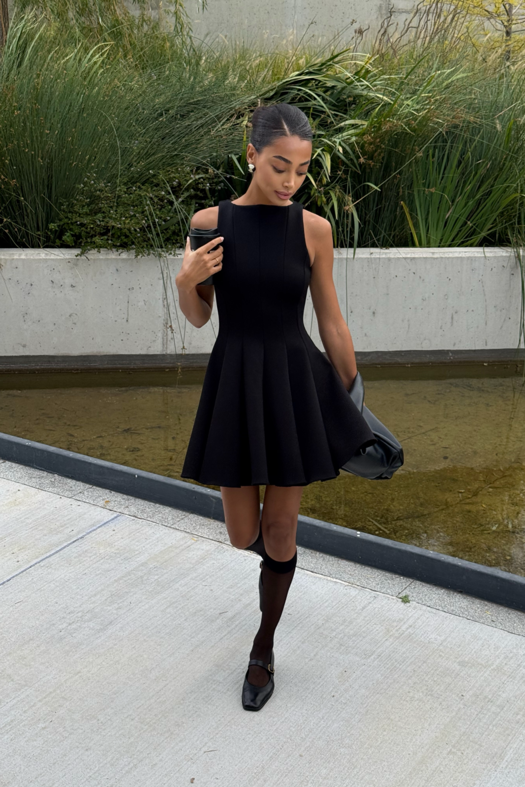 VESTIDO NEGRO CORTO