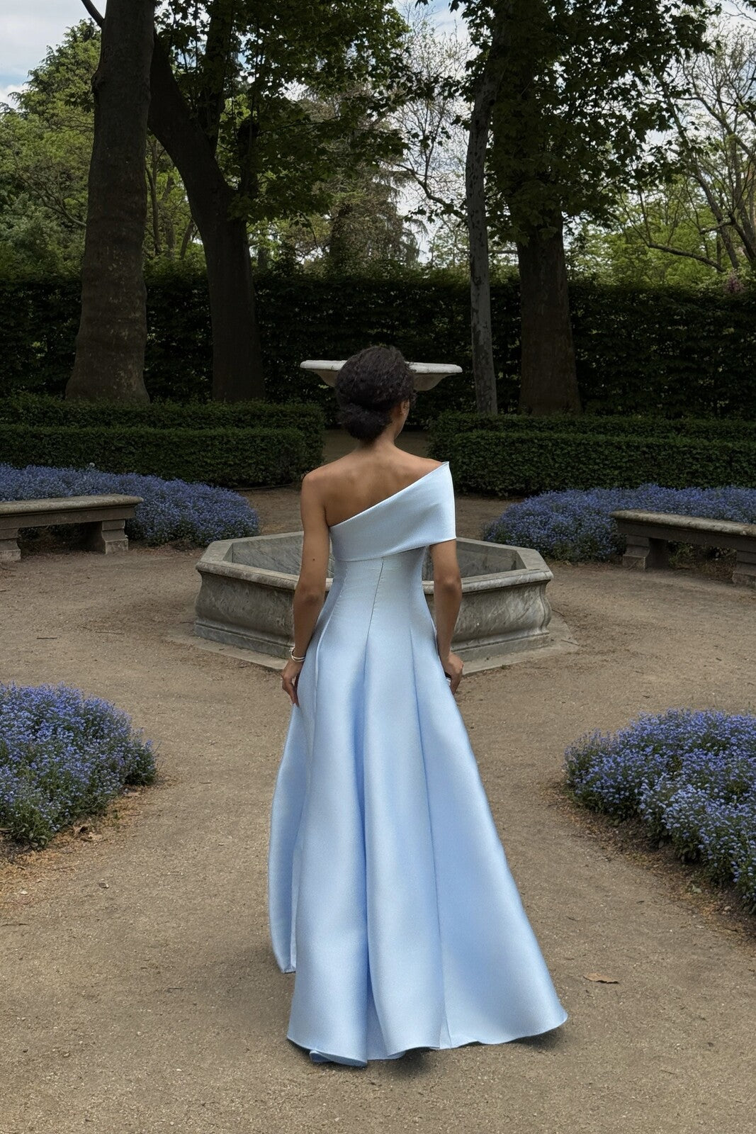 VESTIDO MIKADO AZUL CLARO LARGO