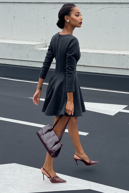 VESTIDO CORTO GRIS DE MANGA LARGA