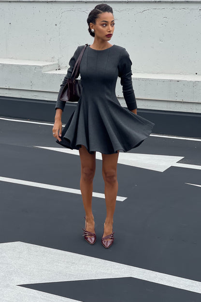 VESTIDO CORTO GRIS DE MANGA LARGA