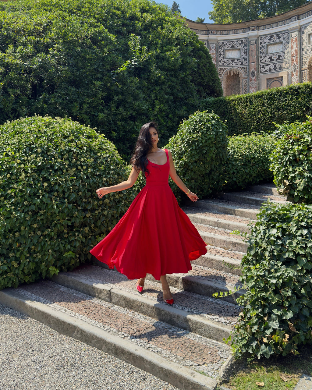 El Vestido Midi Scarlett en Rojo Clásico