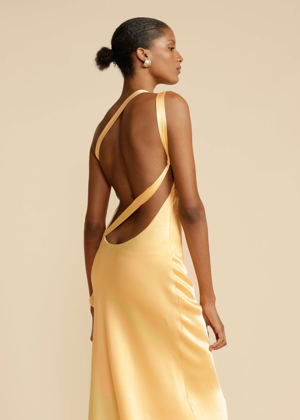 VESTIDO MONIQUE DORADO