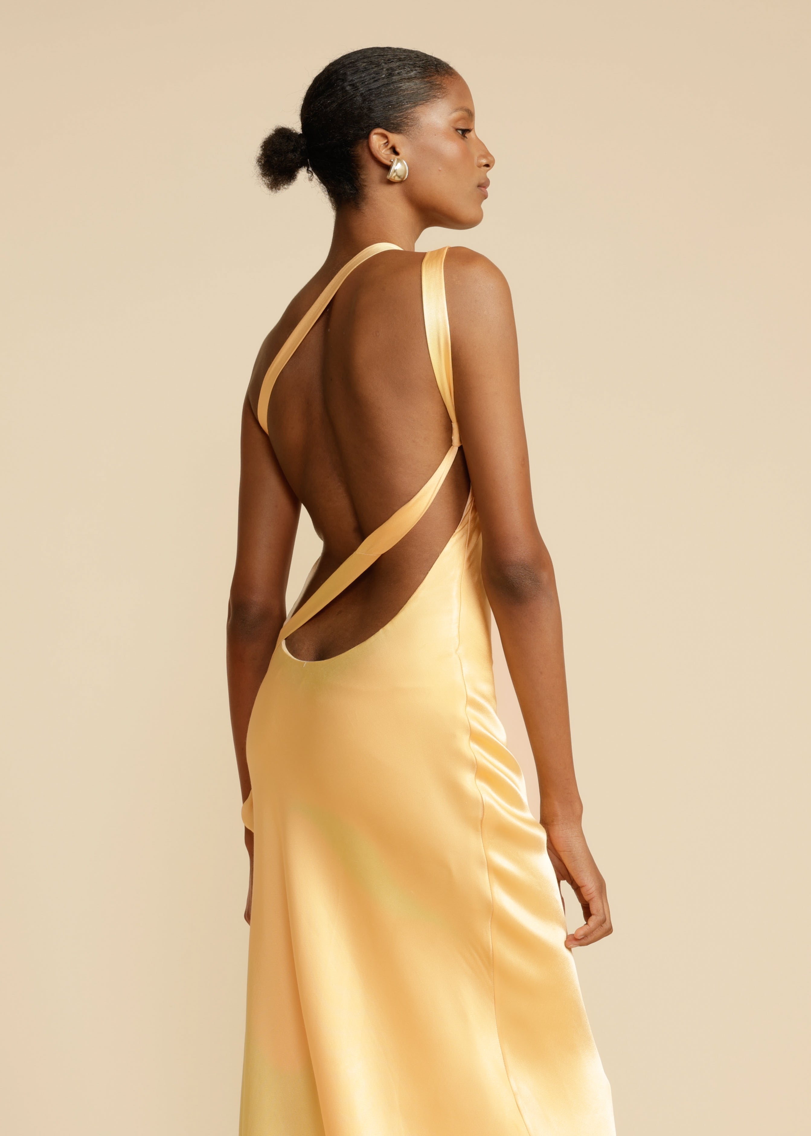 VESTIDO MONIQUE DORADO
