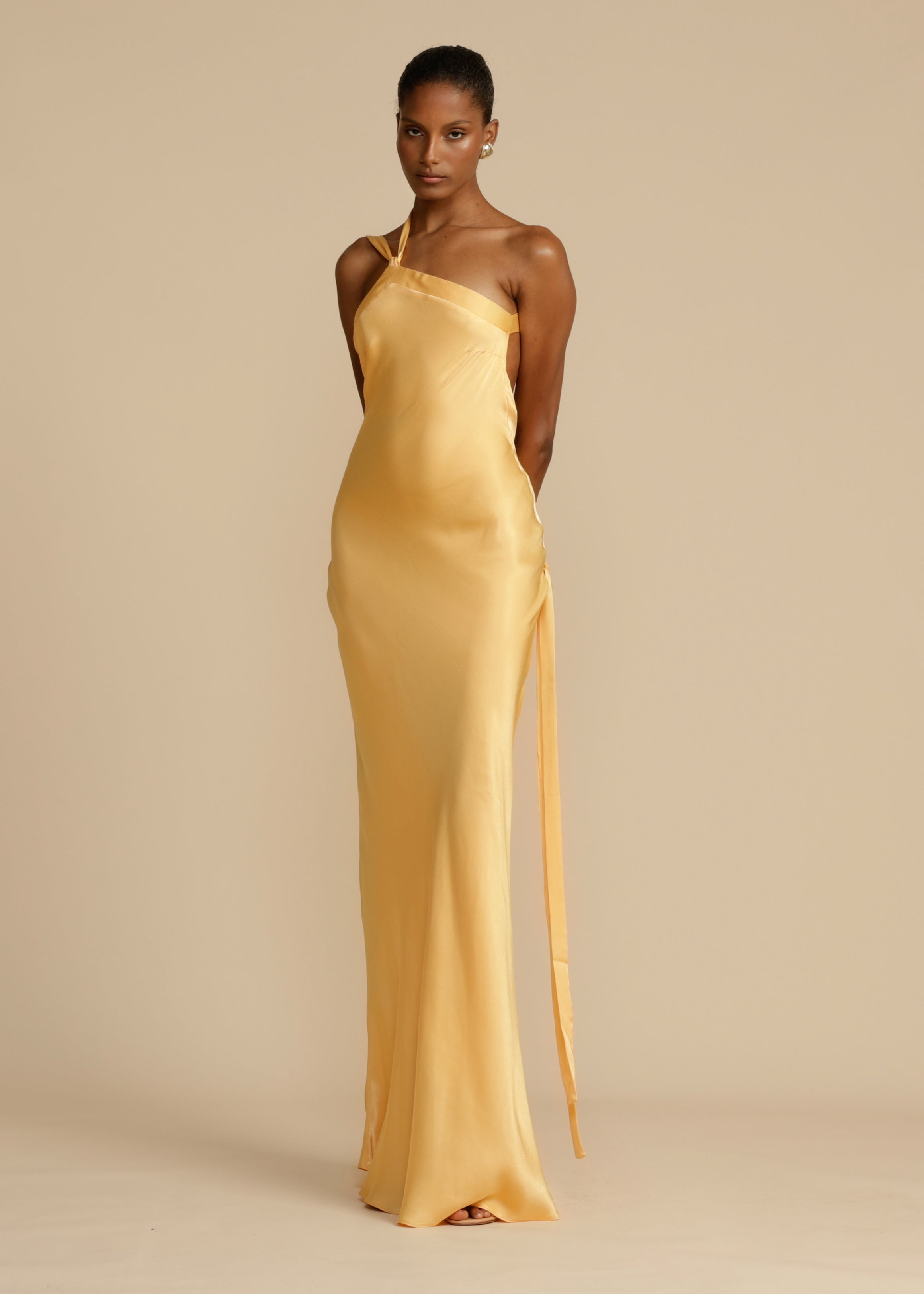 VESTIDO MONIQUE DORADO