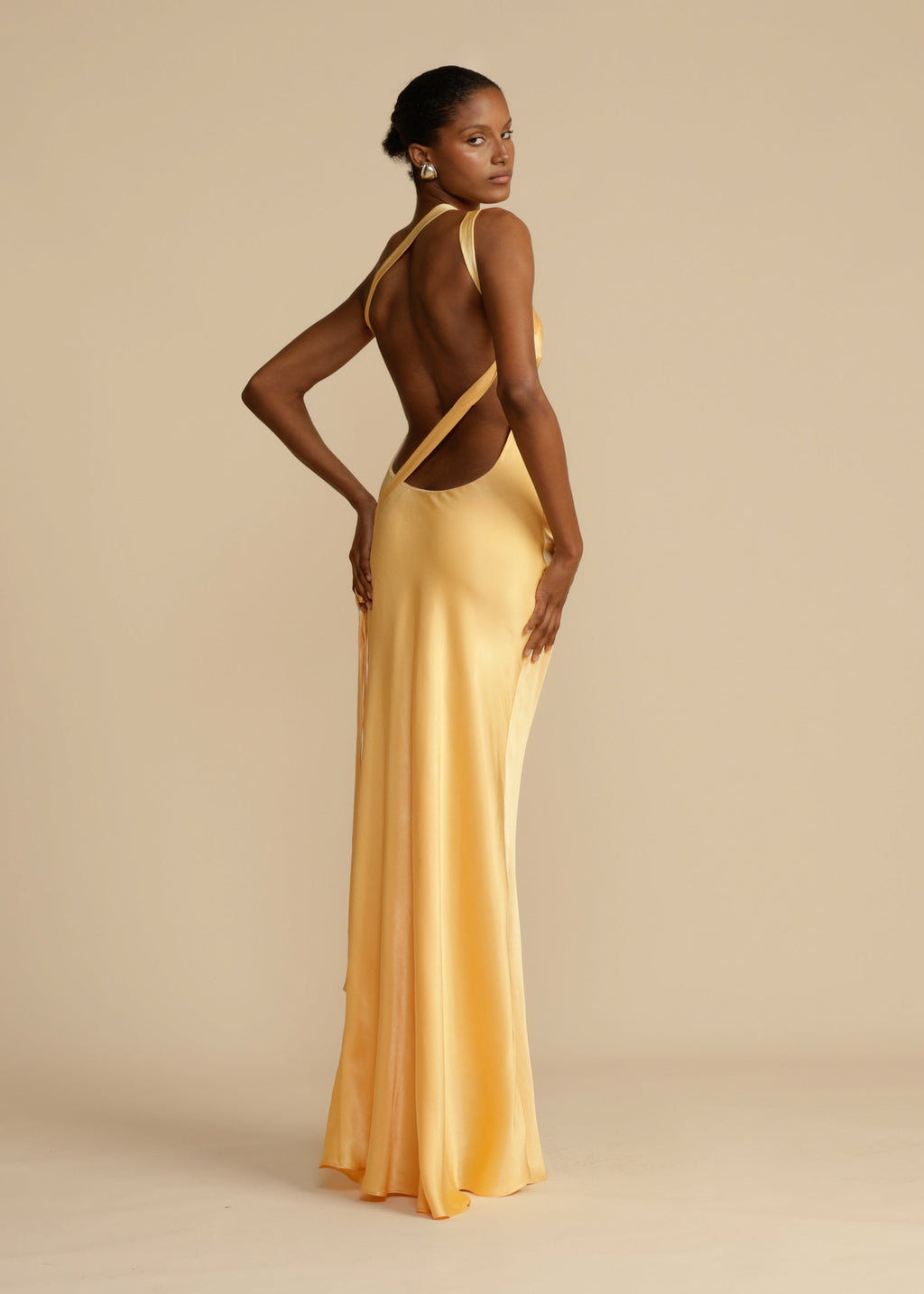 VESTIDO MONIQUE DORADO