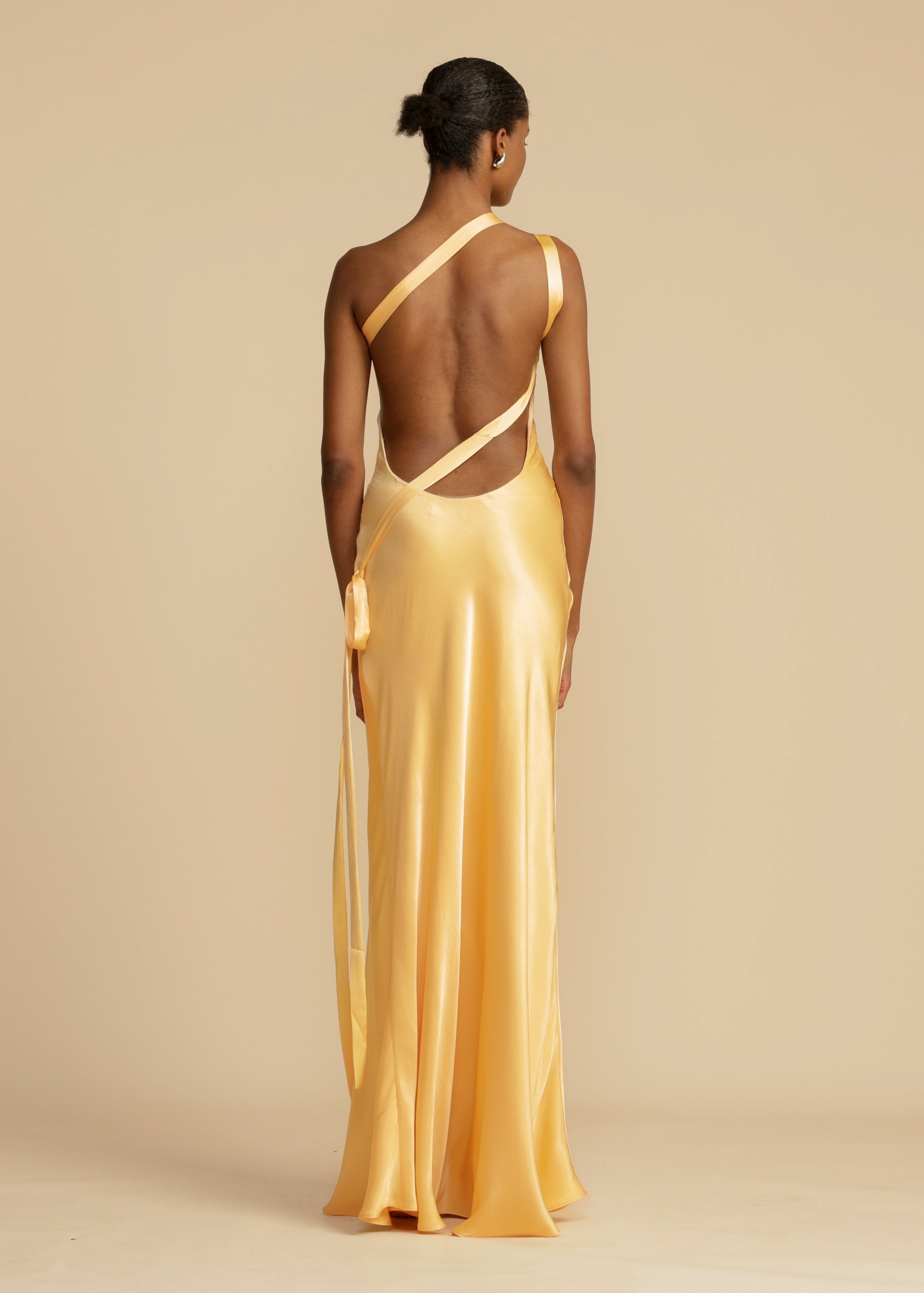 VESTIDO MONIQUE DORADO