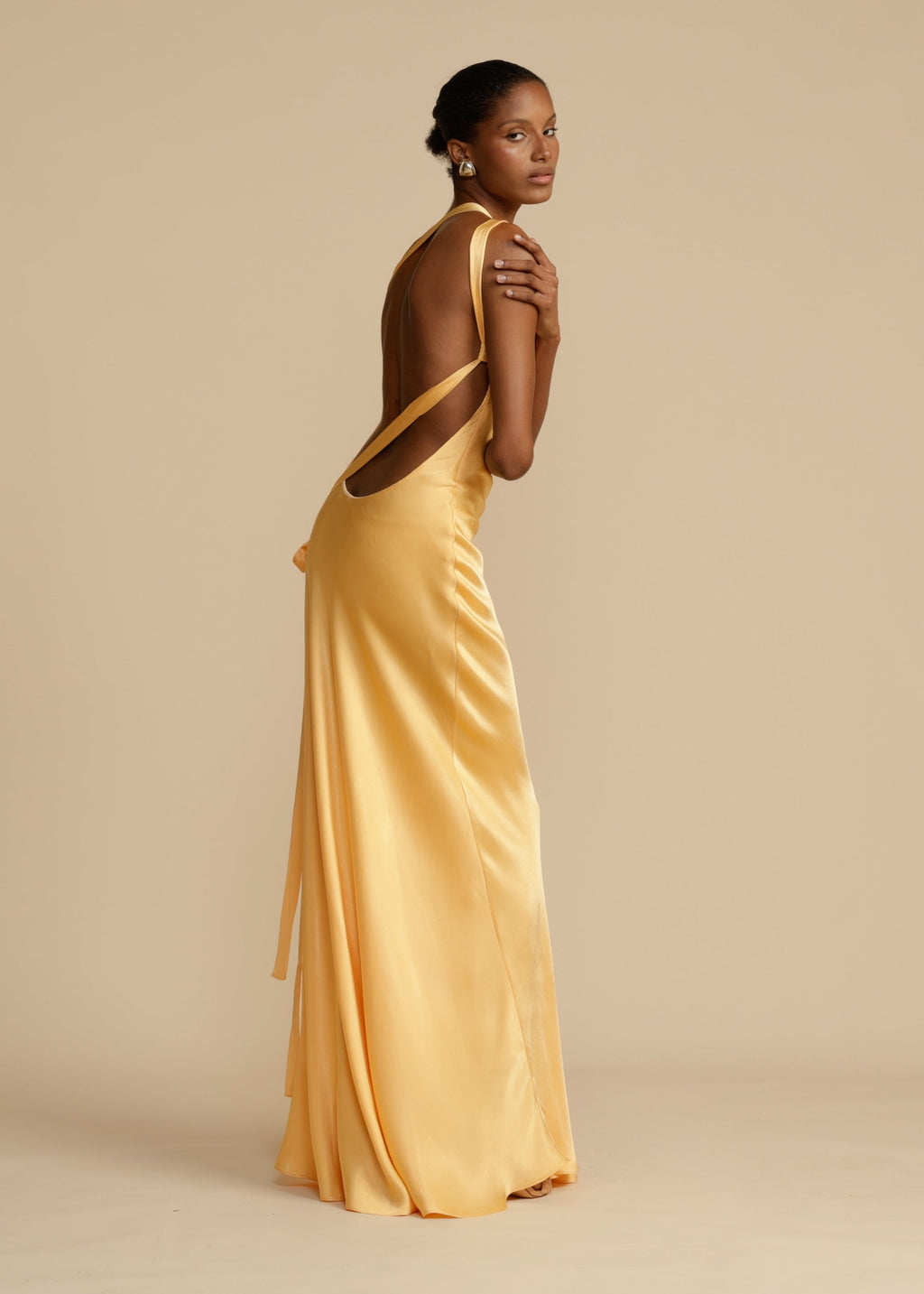 VESTIDO MONIQUE DORADO