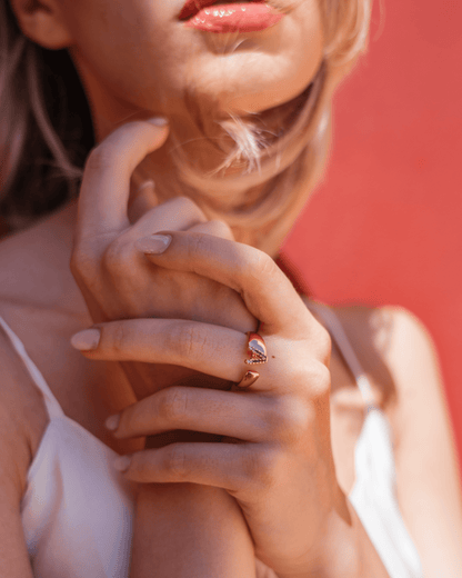 Anillo de Oro con Letra Personalizada (Ajustable)