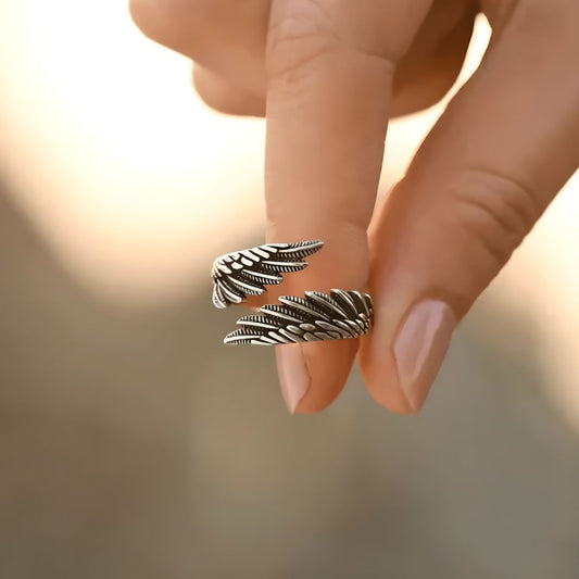 Alas De Ángel™ | Anillo Personalizado y Ajustable Con Nombre