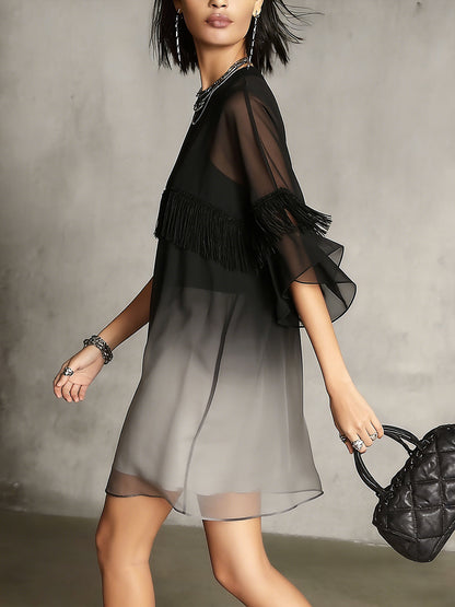 Mini Vestido Flotante Negro Degradado con Detalle de Flecos