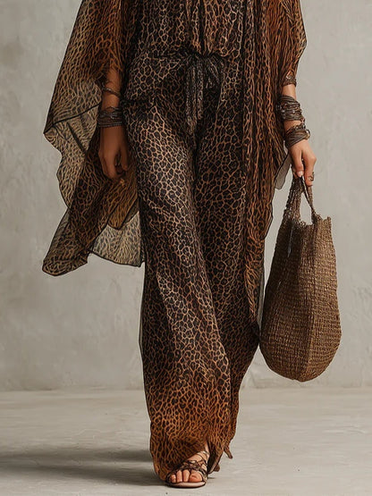Conjunto Boho de Tres Piezas con Estampado de Leopardo Degradado y Bata Fluida