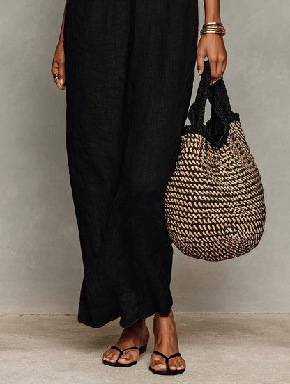 Maxi Vestido Minimalista con Panel de Encaje y Tirantes