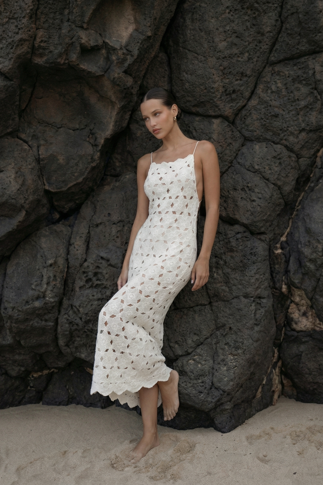 VESTIDO BLANCO DE ENCAJE FLORAL BORDADO