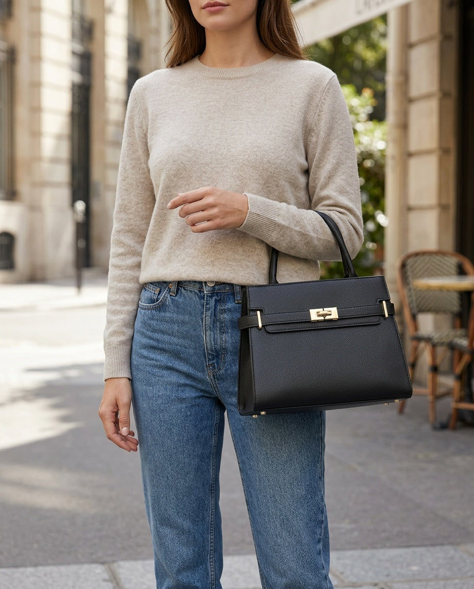 Bolsa de Mano Retro con Broche - con modelo - color Negro