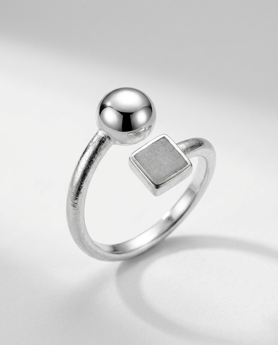 Anillo Ajustable de Plata Pura - foto de estudio