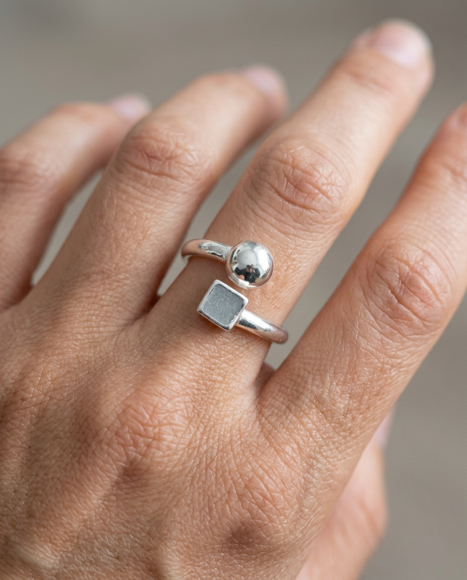 Anillo Ajustable de Plata Pura - puesto