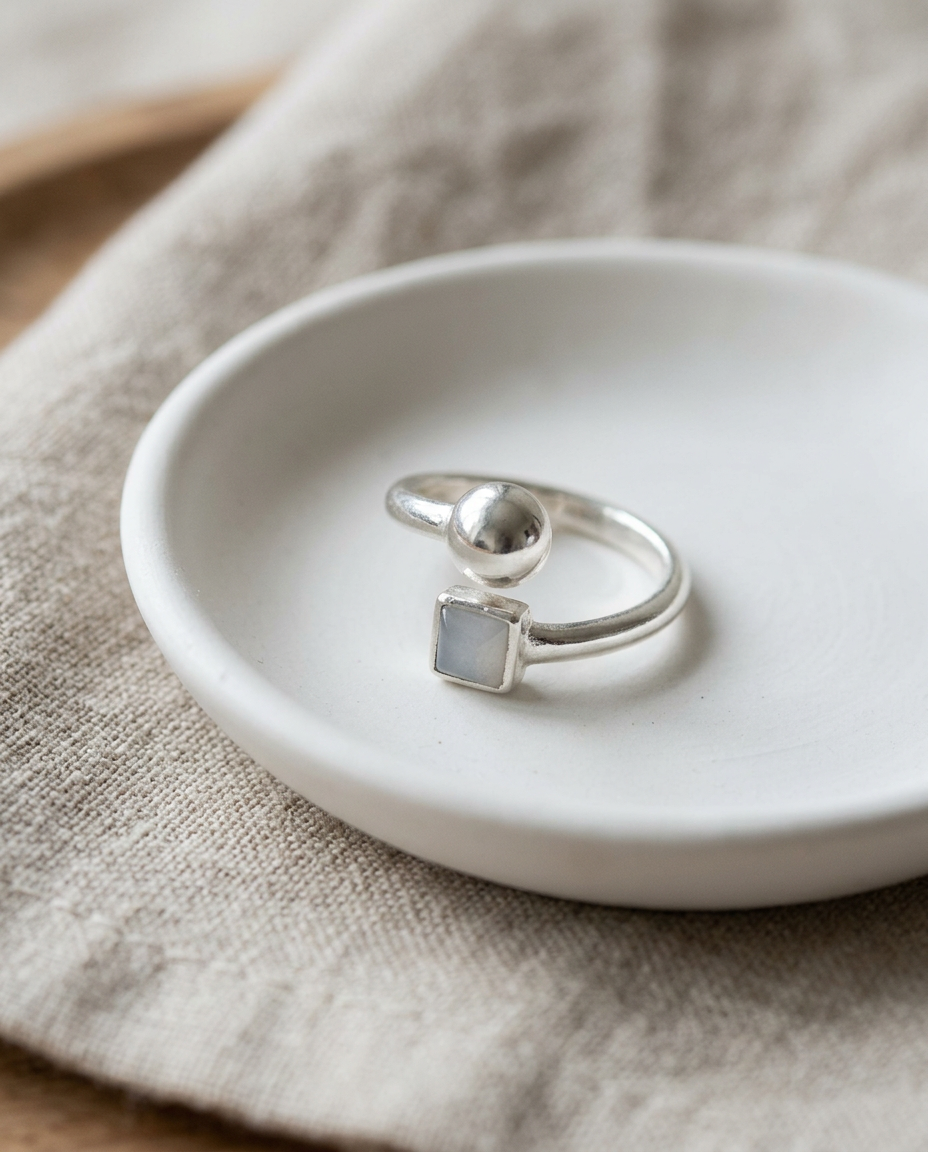 Anillo Ajustable de Plata Pura - detalle