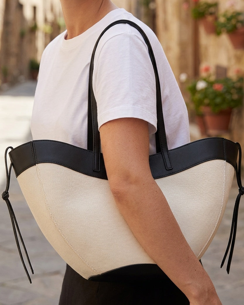 Bolsa Tote de Lona y Piel - con modelo - color Negro